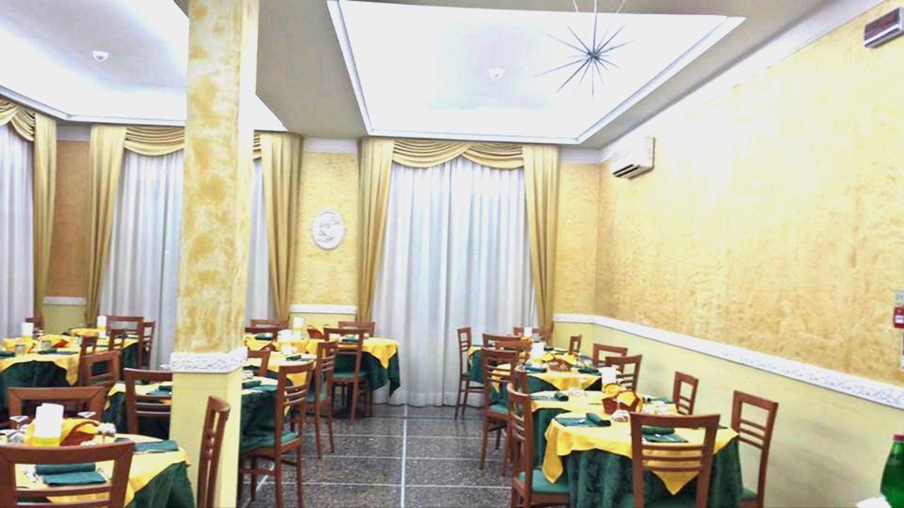 Hotel Giannella Rimini Bagian luar foto