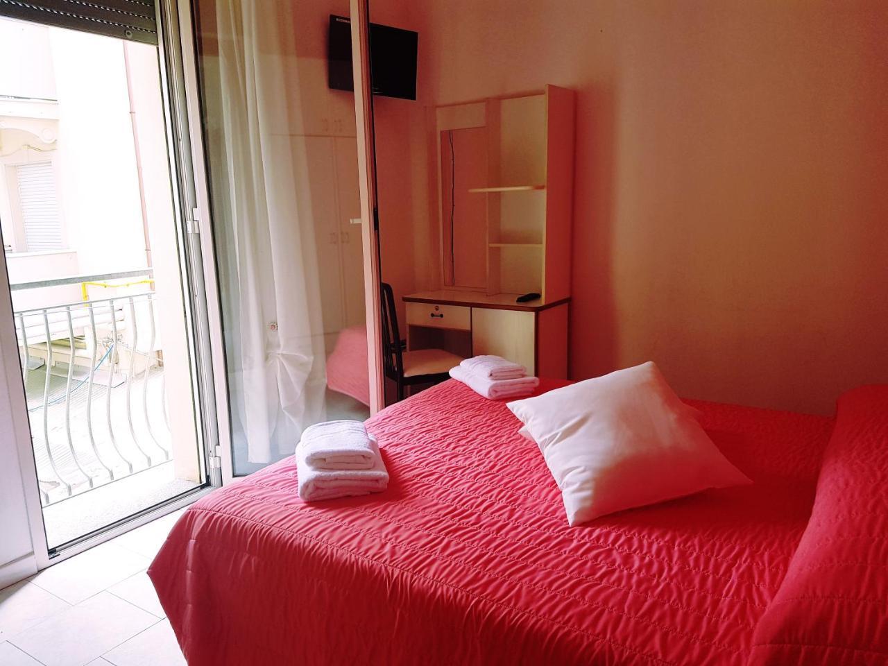 Hotel Giannella Rimini Bagian luar foto