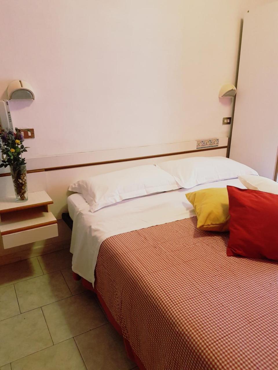 Hotel Giannella Rimini Bagian luar foto