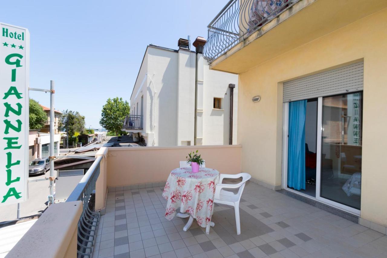 Hotel Giannella Rimini Bagian luar foto