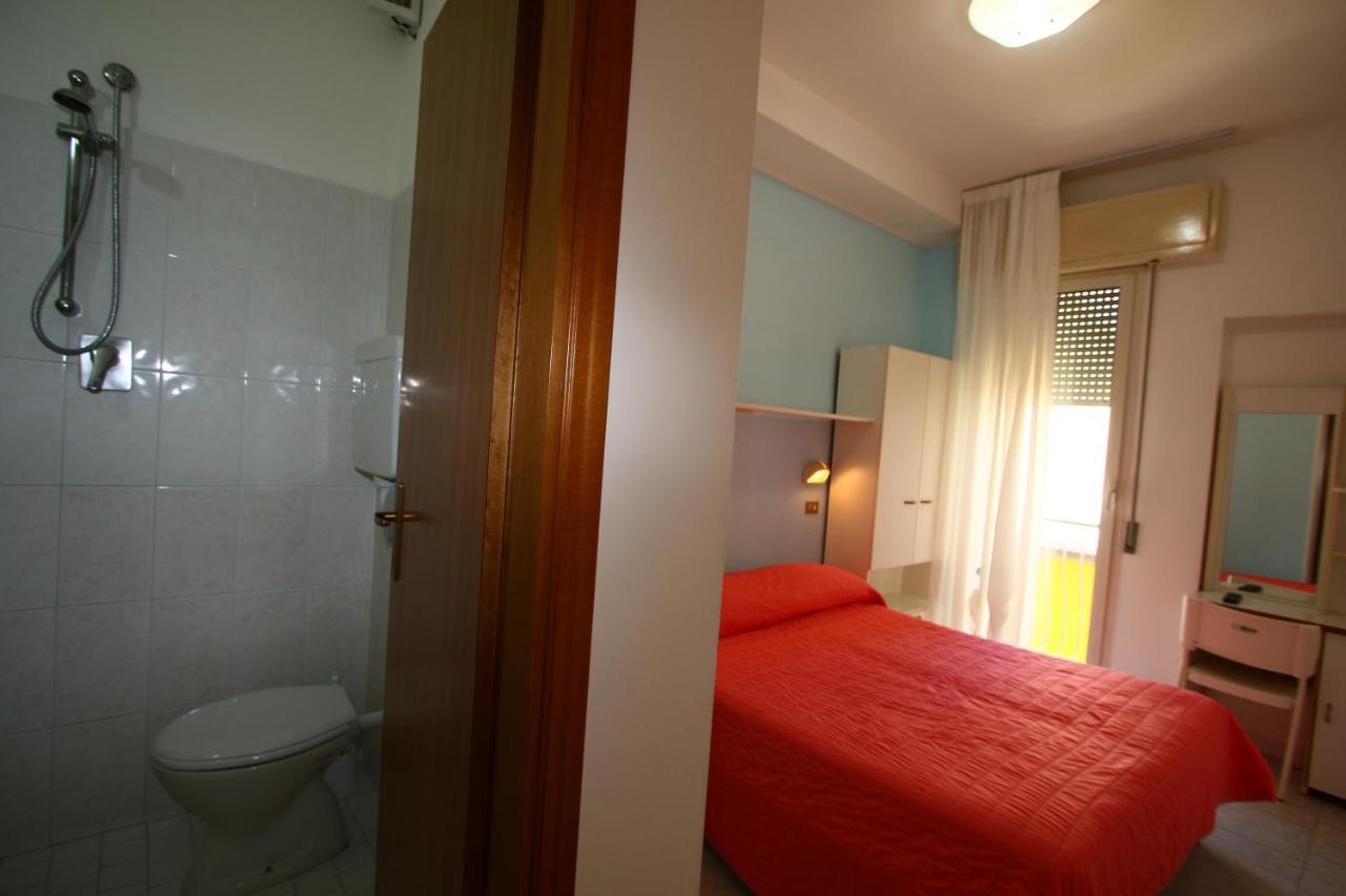 Hotel Giannella Rimini Bagian luar foto