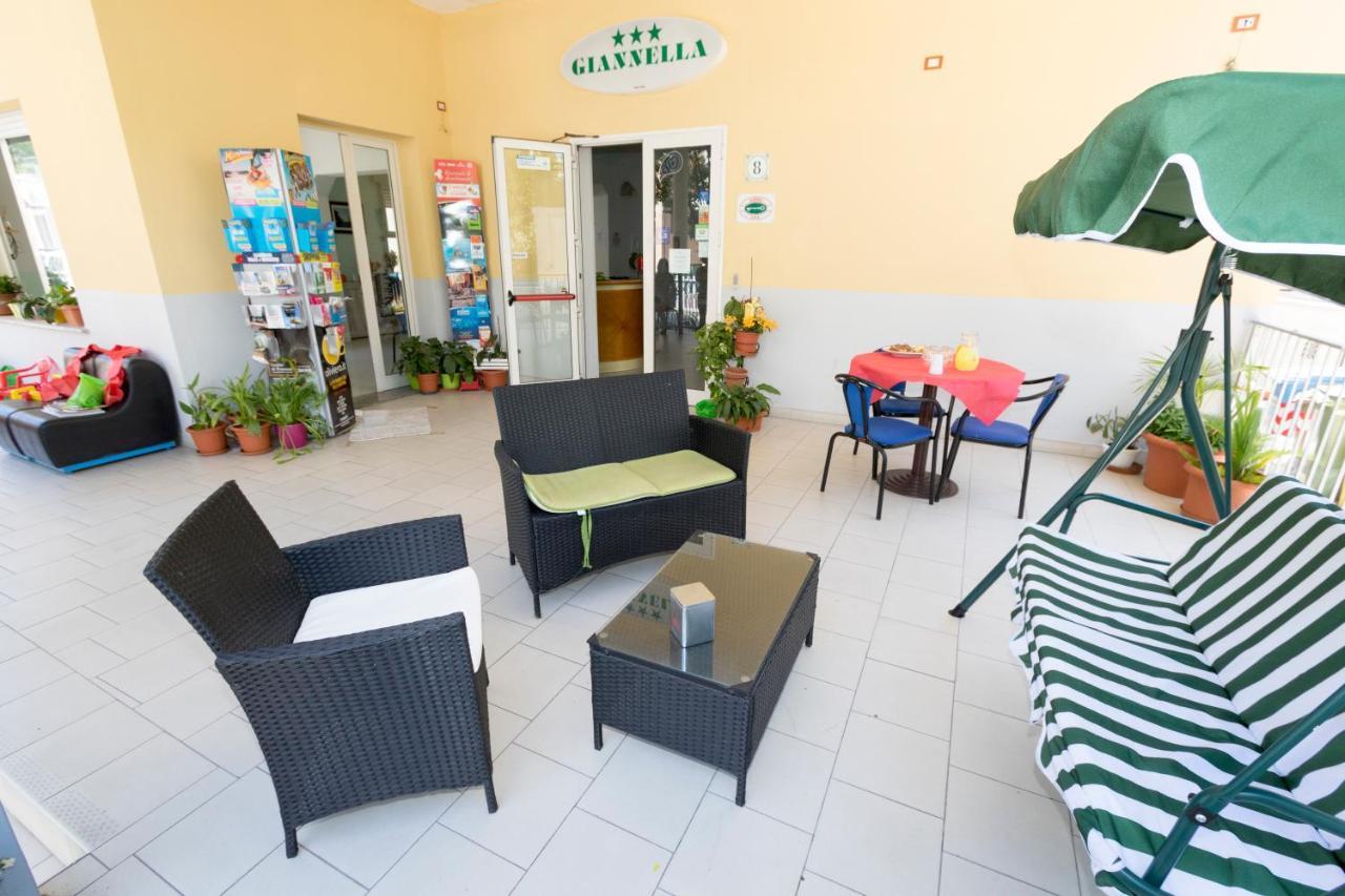 Hotel Giannella Rimini Bagian luar foto